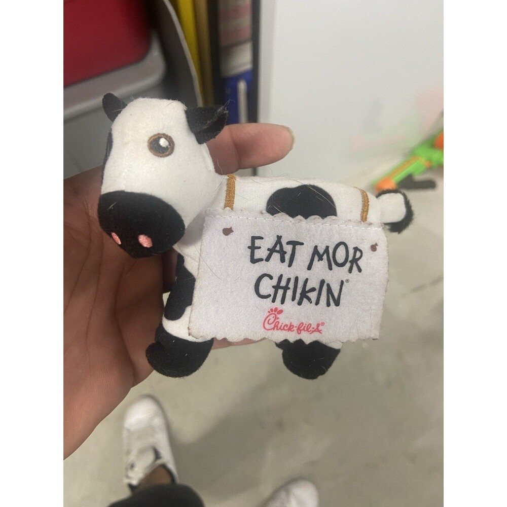 EAT MORE CHIKIN CHICK -FIL- A STUFFED PLUSH TOT XOW PLUSHIE (PRE-OWNED)